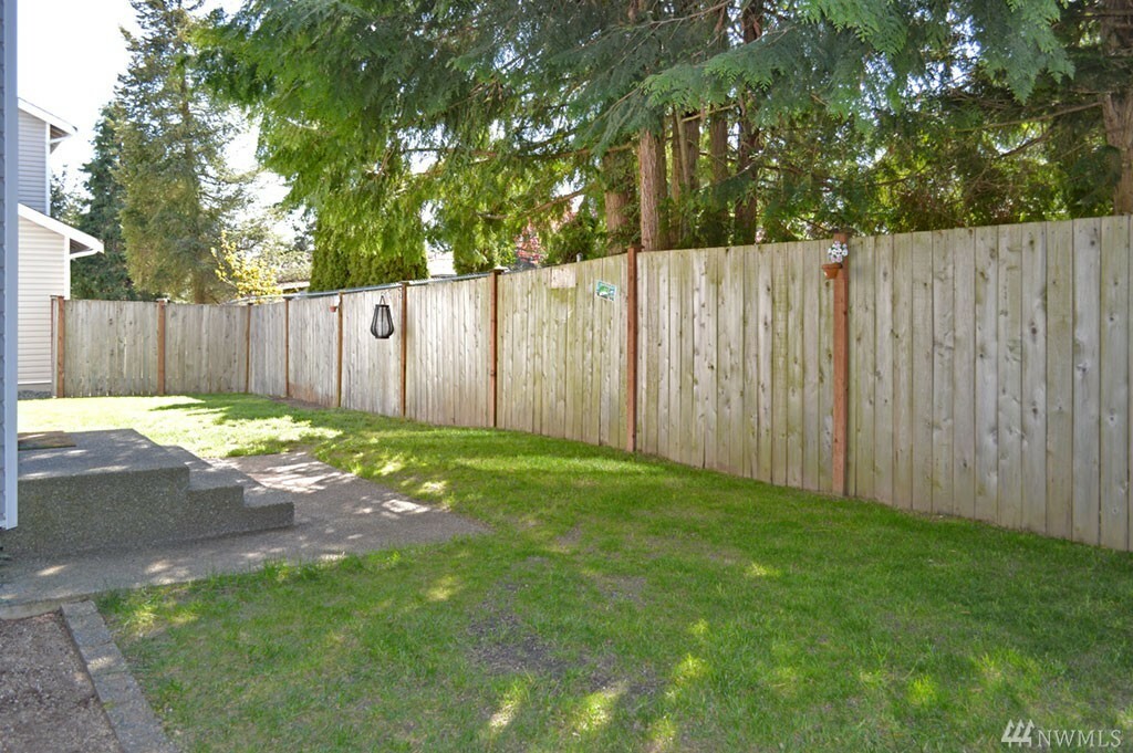 Property Photo:  19212 76th Ave E  WA 98387 