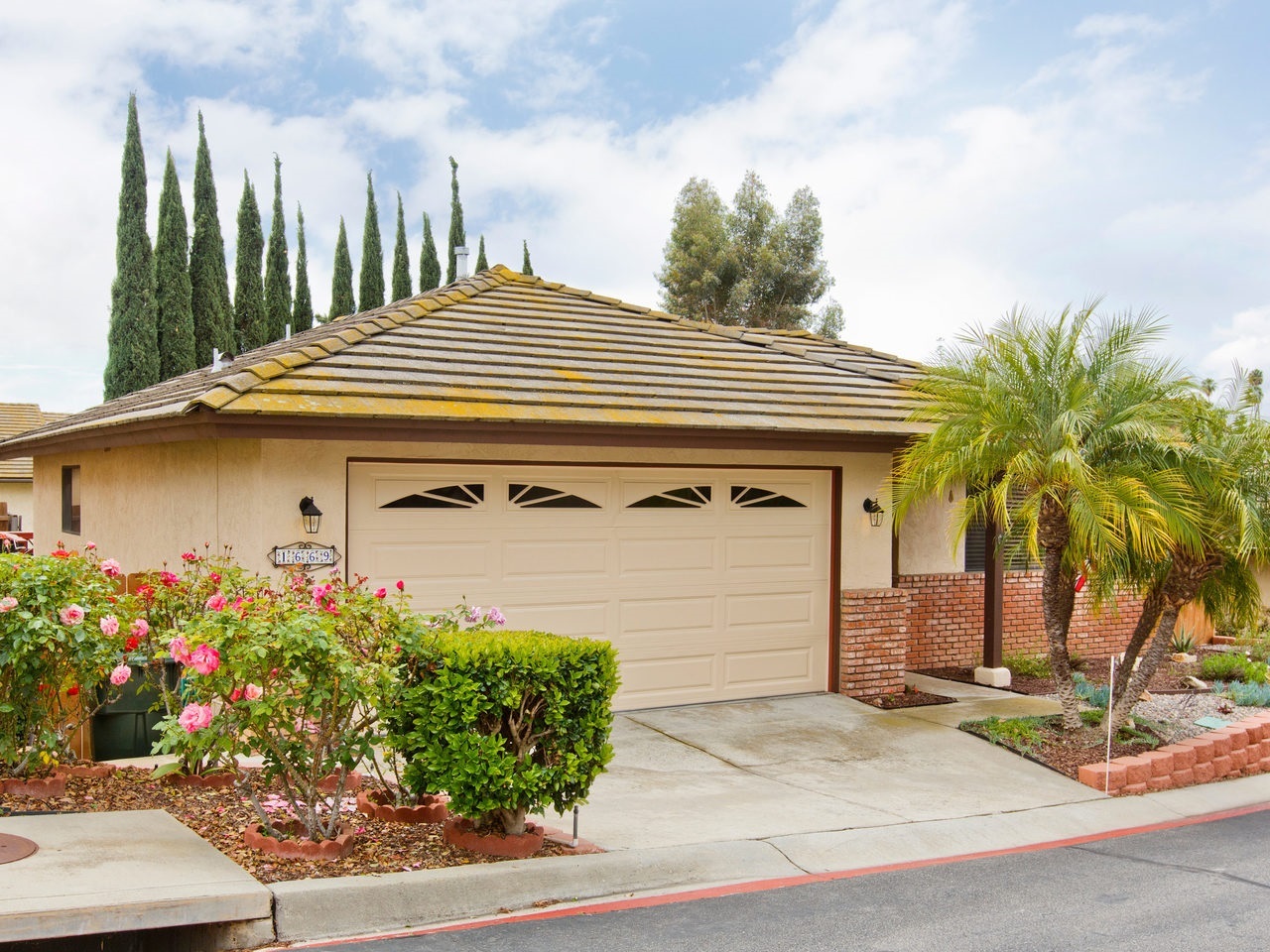 Property Photo:  1669 Madrone Glen  CA 92027 