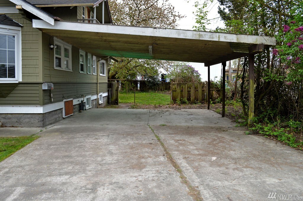 Property Photo:  1218 North St  WA 98390 