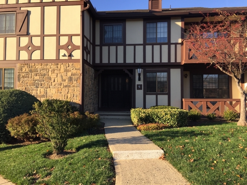 Property Photo: 5 Avon Ct E NJ 07928