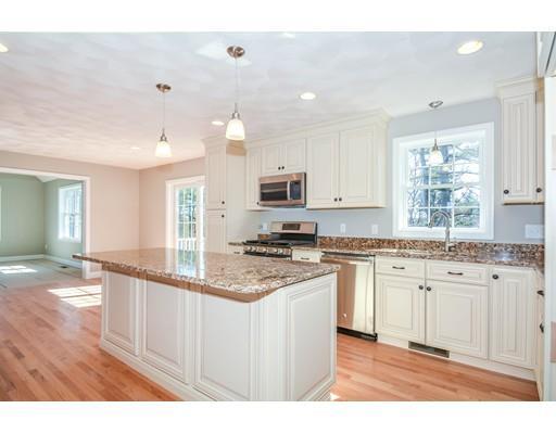 Property Photo: 3 Cheyenne Dr MA 01887