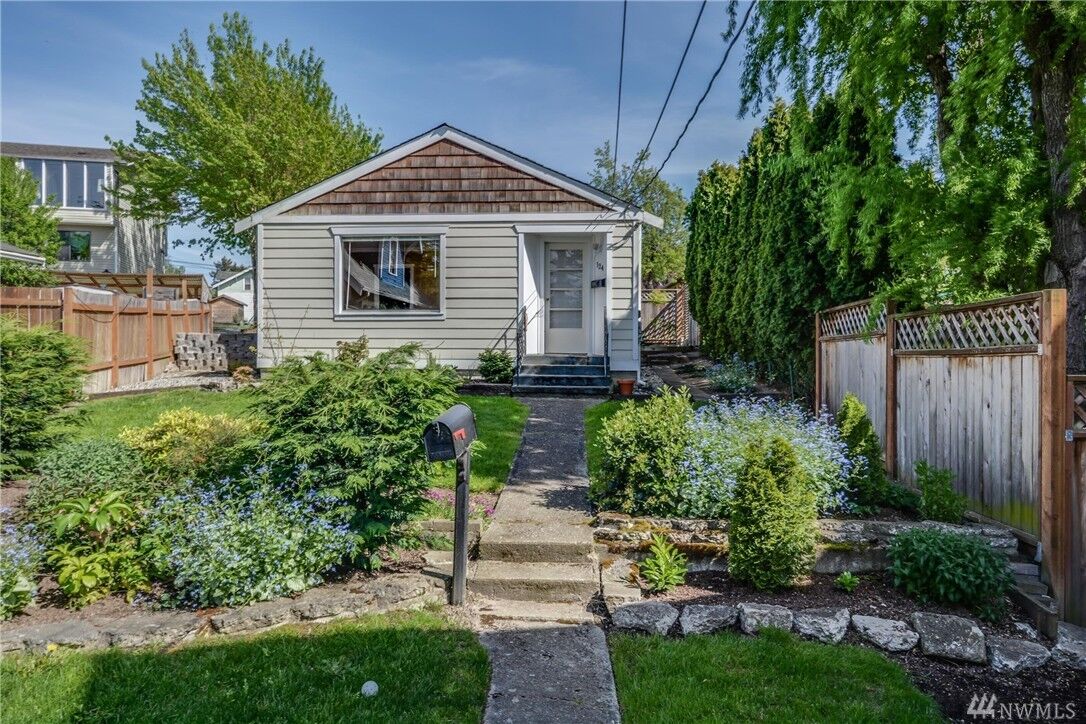 Property Photo:  124 S 6th St  WA 98274 
