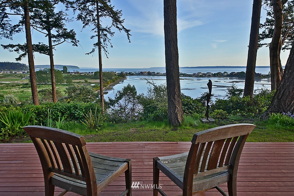 Property Photo:  2486 Soundview Drive  WA 98260 