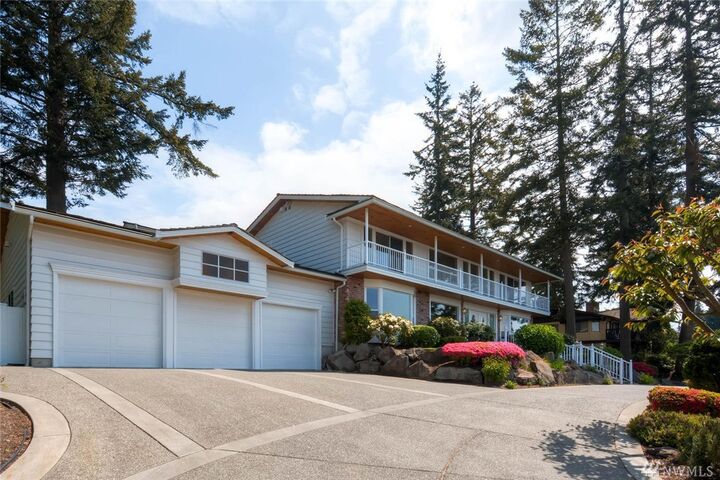 Property Photo: 224 Skyline Drive WA 98020
