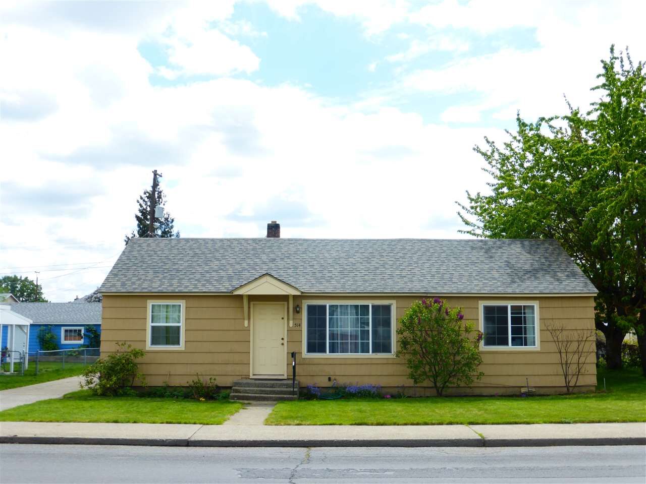 Property Photo:  514 E Empire Ave  WA 99207 