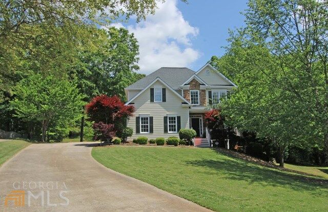 Property Photo: 211 Sweetbriar Ln GA 30115