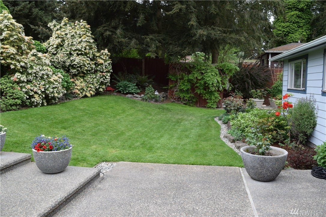 Property Photo: 15248 SE 39th St WA 98006