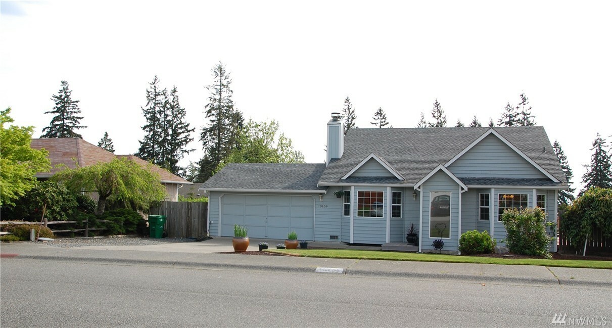 Property Photo: 10109 27th Dr SE WA 98208