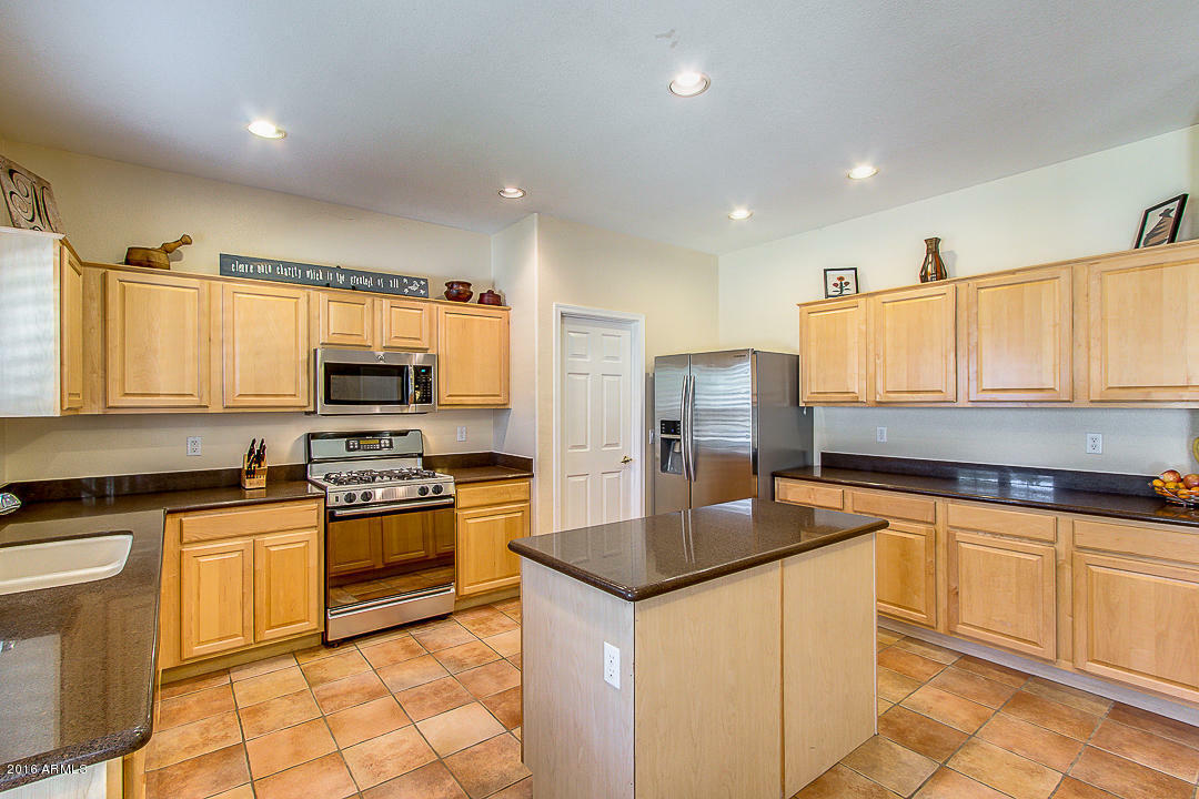 Property Photo:  1142 E Canyon Way  AZ 85249 