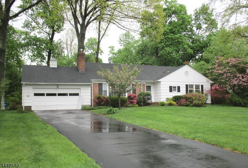 Property Photo:  7 Oak Hill Rd  NJ 07928 