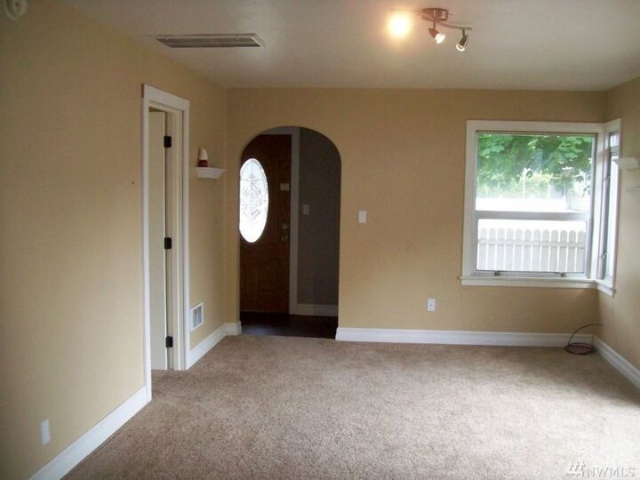 Property Photo:  505 N Poplar St  WA 98926 