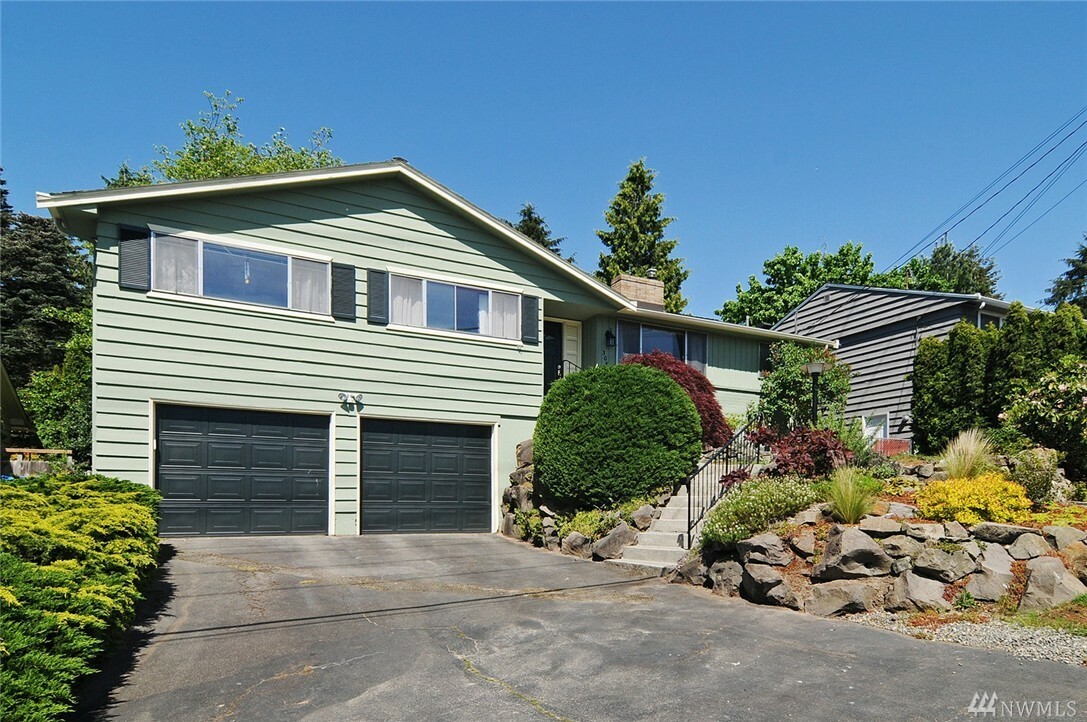 Property Photo:  308 NE 165th St  WA 98155 