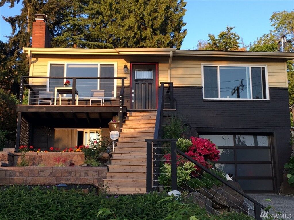 Property Photo:  4614 42nd Avenue S  WA 98118 