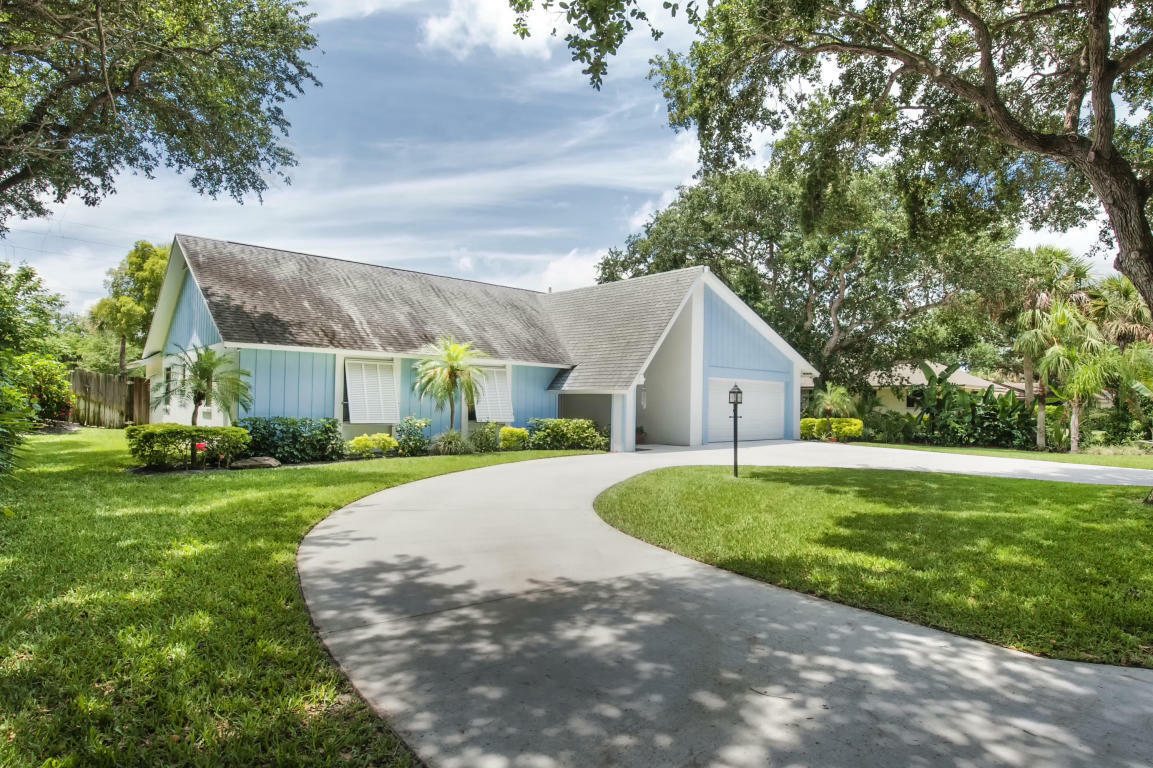 Property Photo: 1005 Clipper Road FL 32963