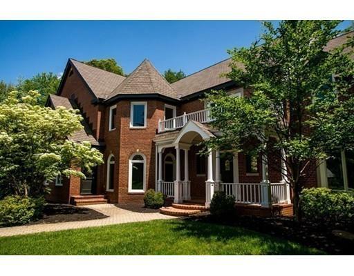 Property Photo: 5 Fairway Dr MA 01810