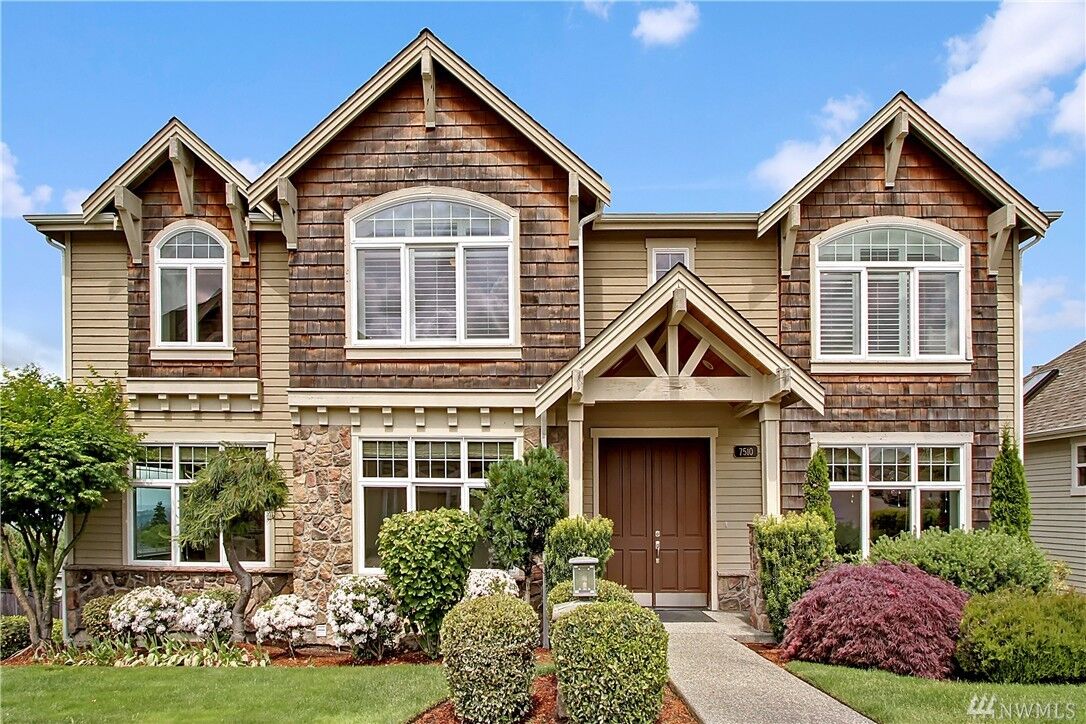 Property Photo:  7510 119th Place SE  WA 98056 