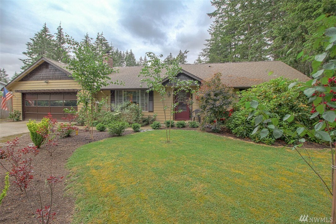 Property Photo:  101 E Country Club Dr  WA 98524 