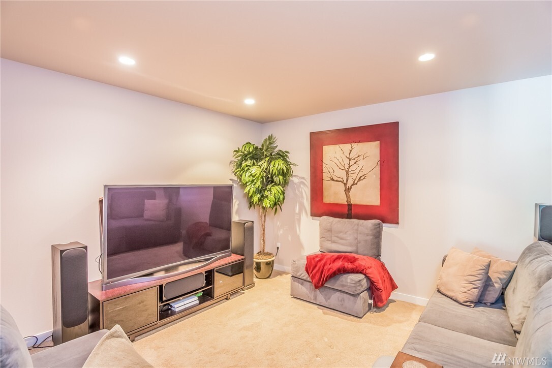 Property Photo:  11516 56th Drive SE  WA 98208 