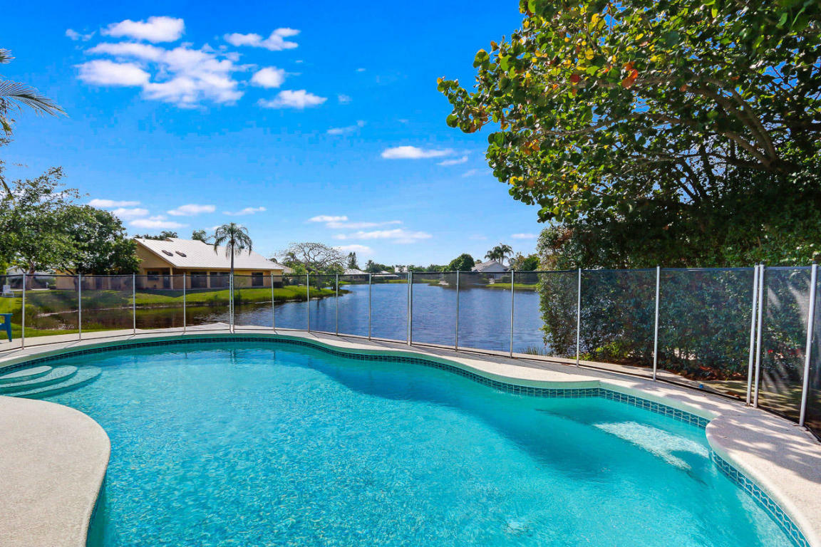 Property Photo:  10411 SE Jupiter Narrows Drive  FL 33455 