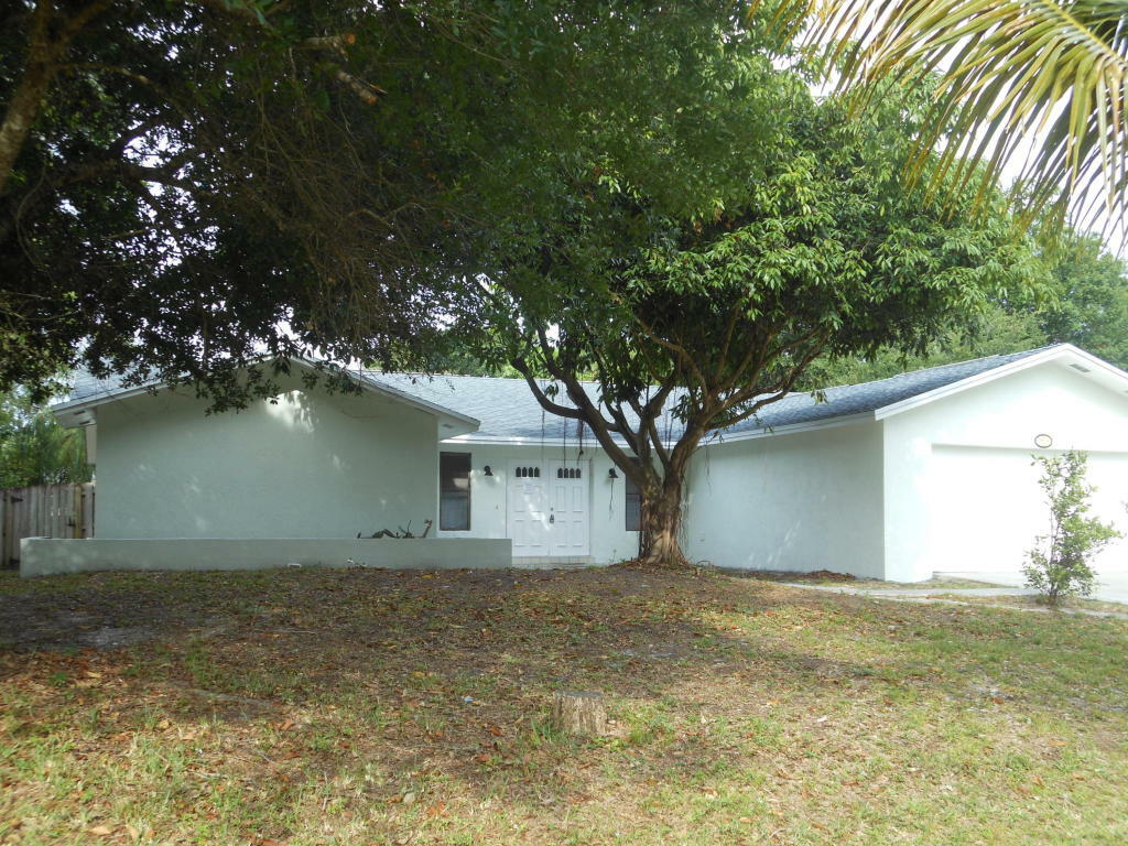 Property Photo:  5809 Balsam Drive  FL 34982 