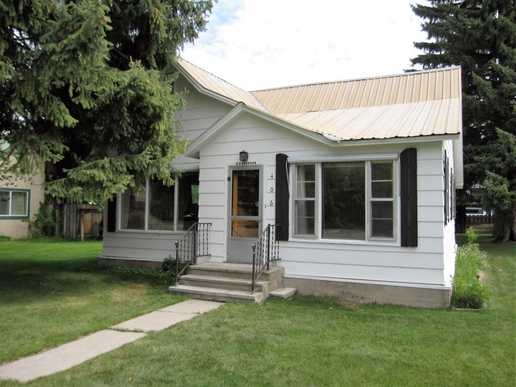 Property Photo:  406 N 1st Ave  ID 83333 