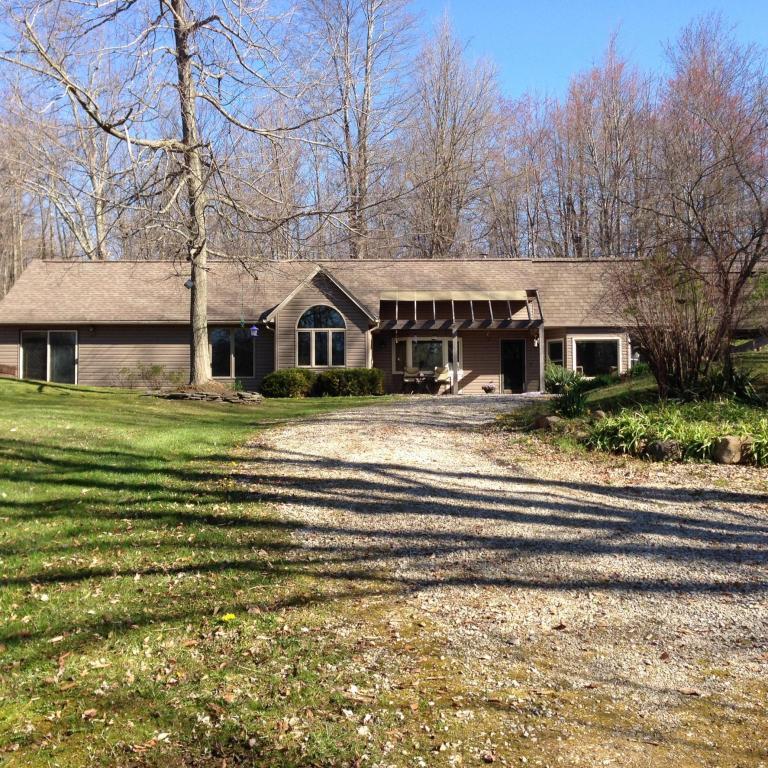 Property Photo: 4732 Sportsman Club NW Road OH 43031