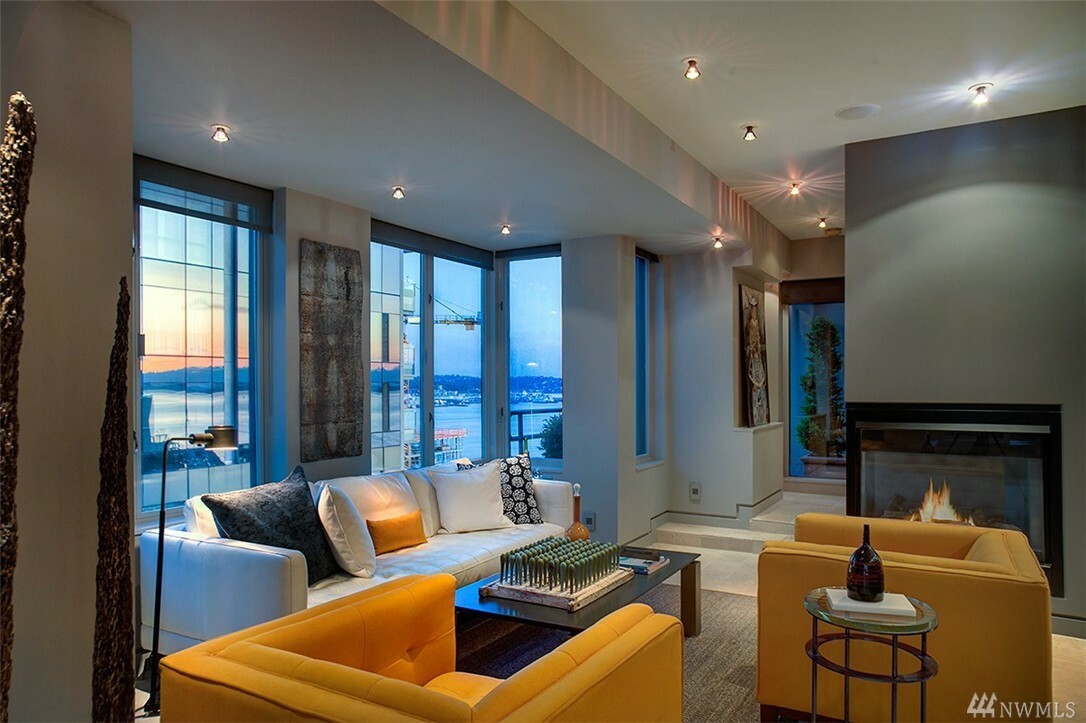 Property Photo: 98 Union St 1209 WA 98101