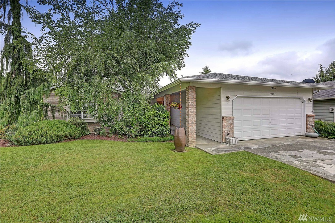 Property Photo:  27577 79th Dr NW  WA 98292 