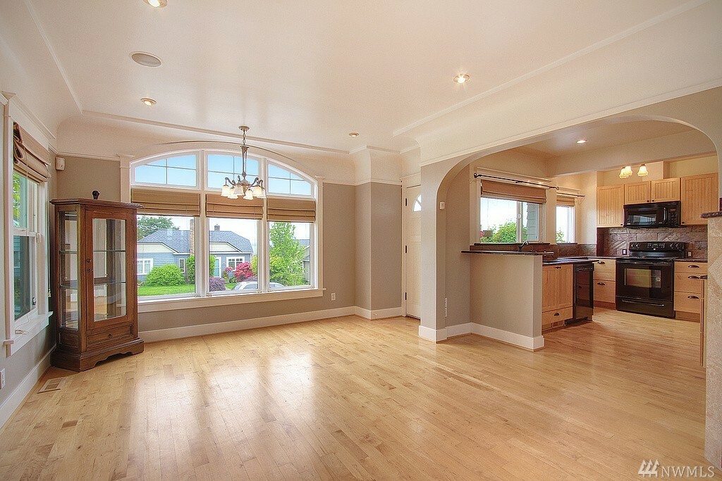 Property Photo: 6736 36th Ave SW WA 98126