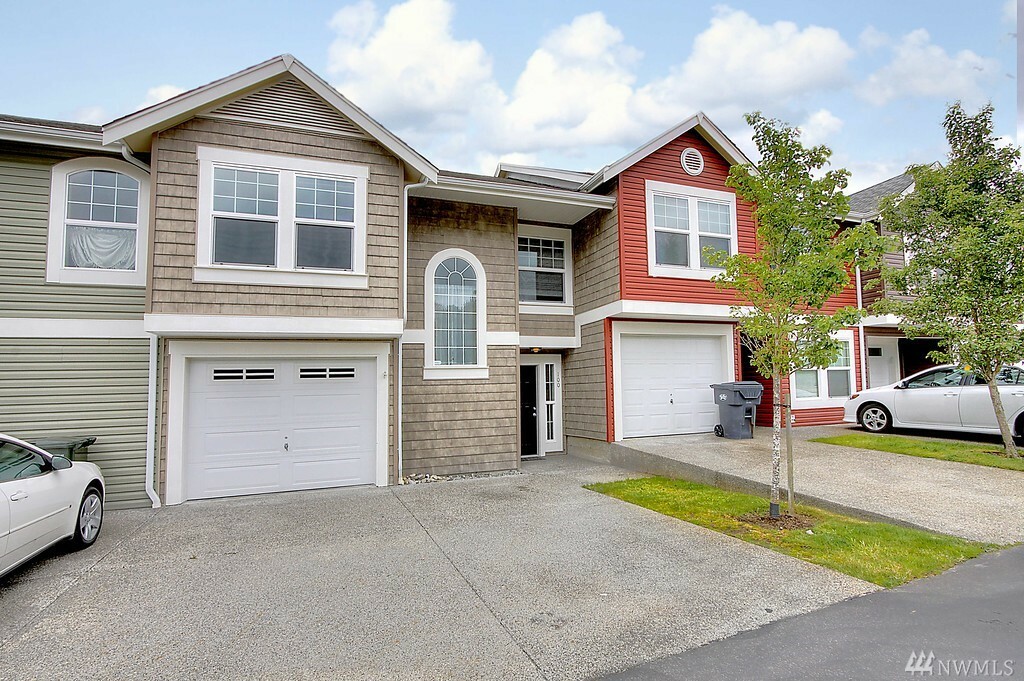 Property Photo:  1010 108th St Ct E 100  WA 98445 