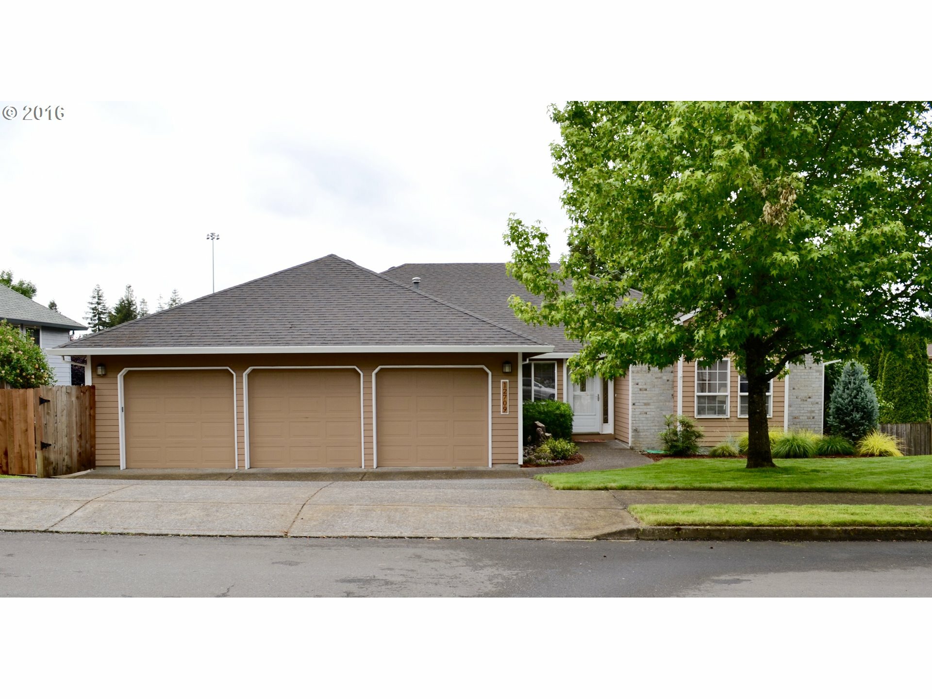 Property Photo:  12709 SE Angus St  WA 98683 