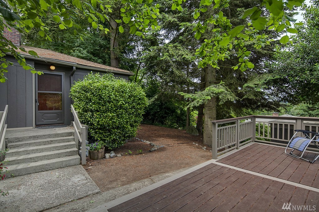 Property Photo:  3209 NE 103rd St  WA 98125 