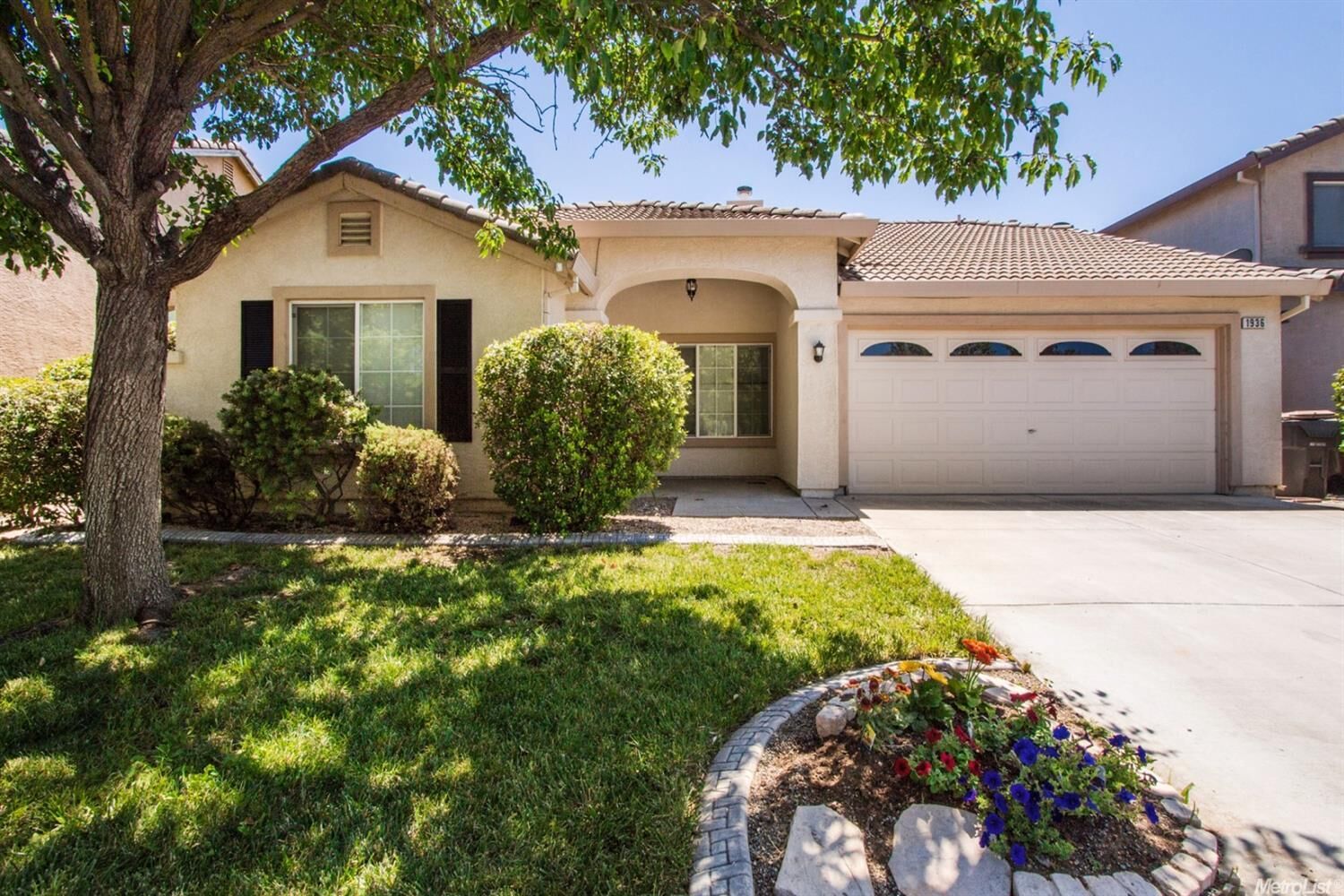 Property Photo: 1936 Branigan Avenue CA 95776