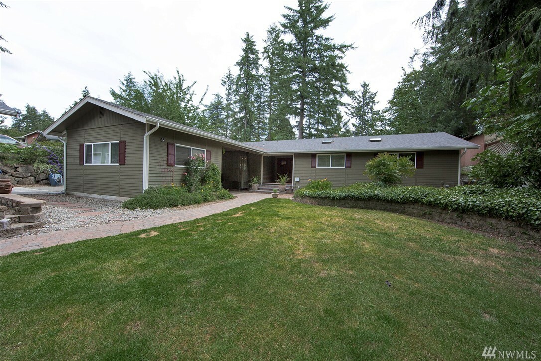 Property Photo: 16945 SE 149th St WA 98059