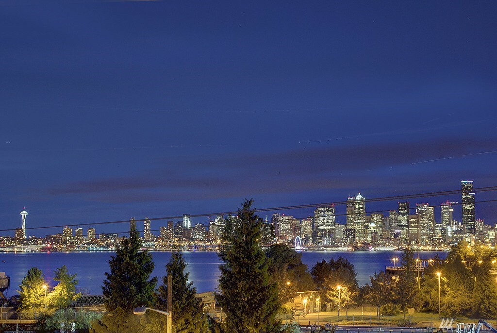 Property Photo:  2383 Harbor Ave SW  WA 98126 