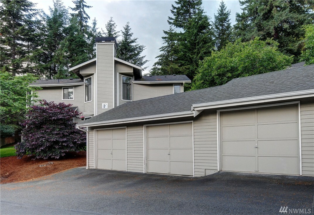 Property Photo: 9009 Avondale Rd NE F111 WA 98052