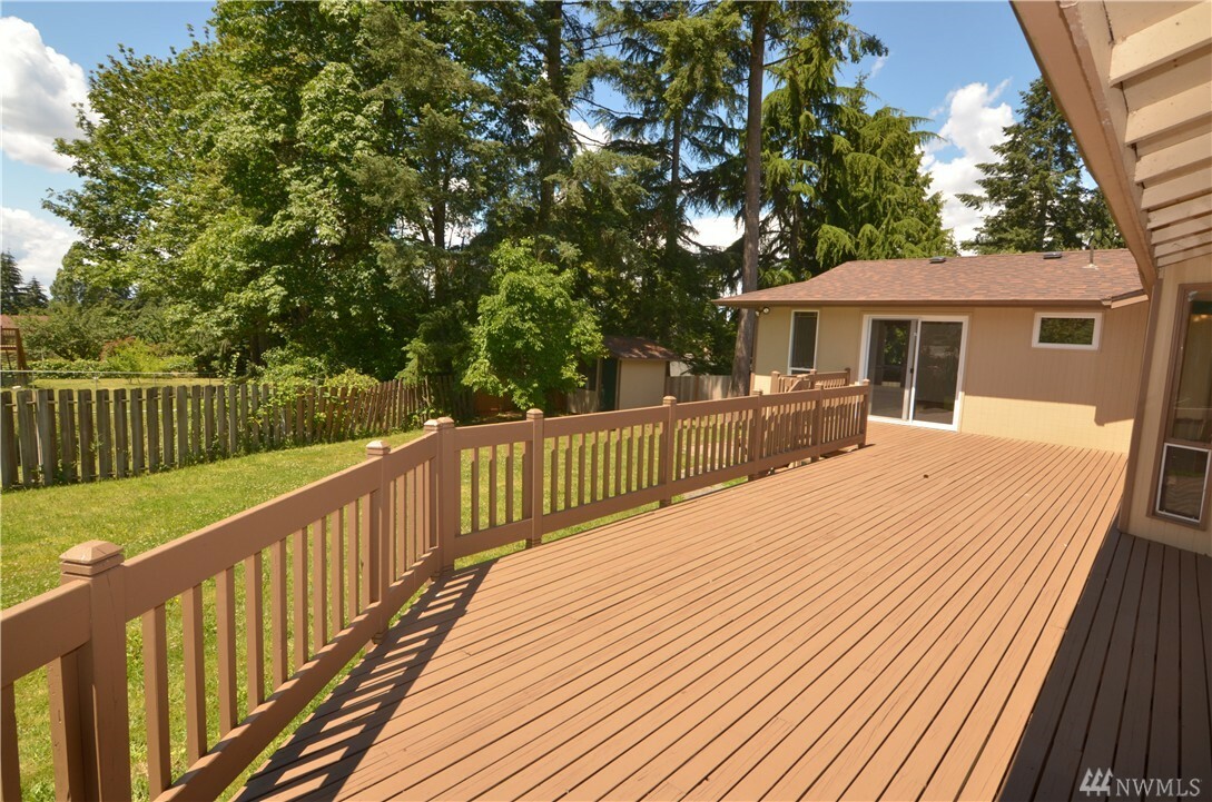 Property Photo: 11201 127th Ave NE WA 98033