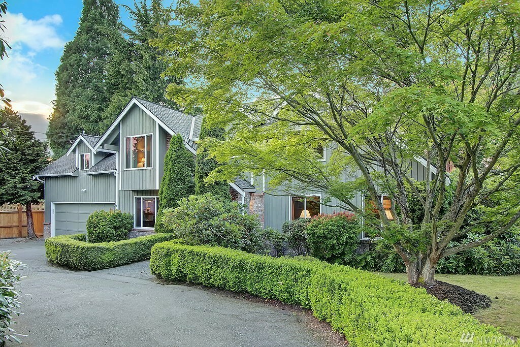Property Photo: 10920 NE 59th St WA 98033