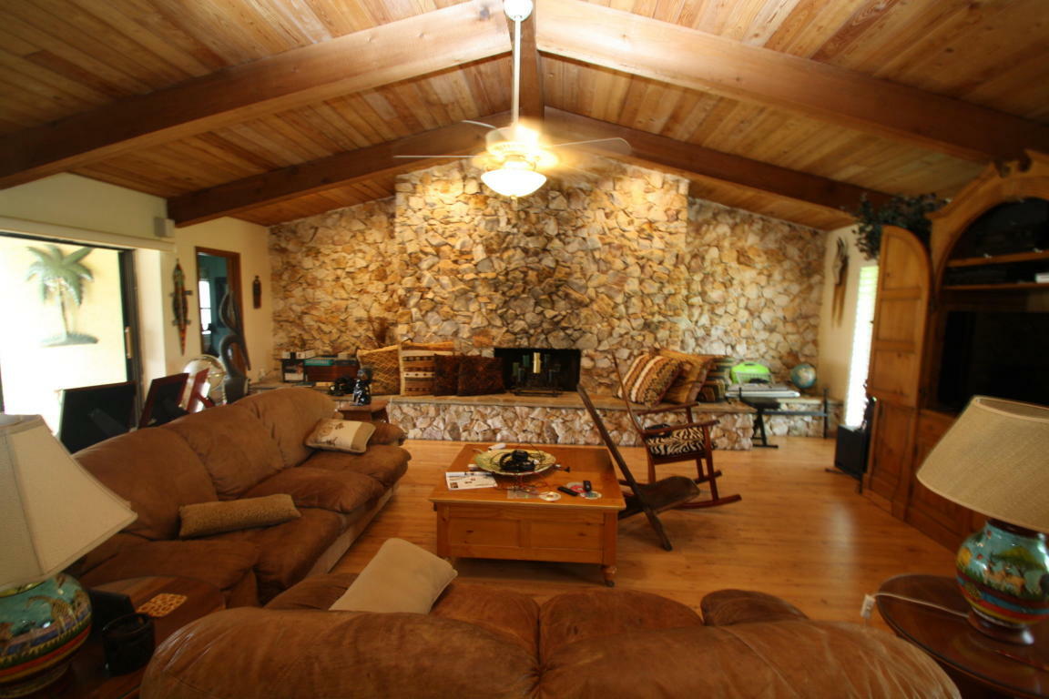 Property Photo: 936 SW 38th Court FL 33435
