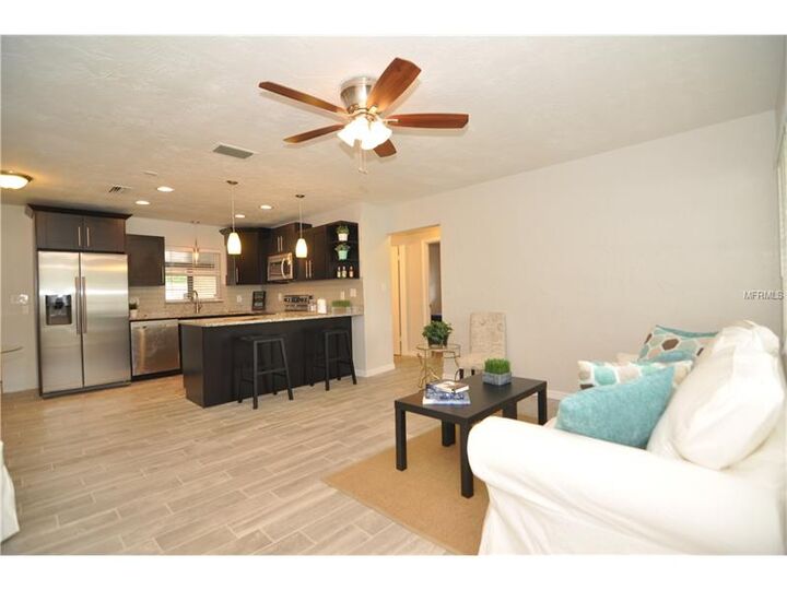Property Photo: 101 43rd Avenue NE FL 33703