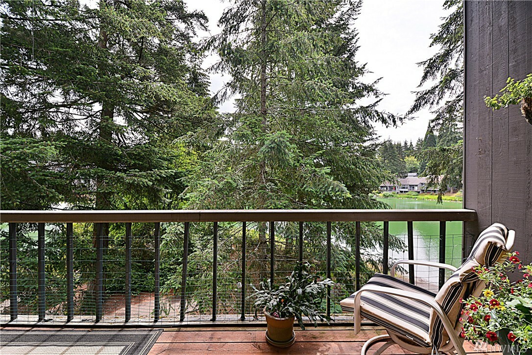 Property Photo:  6234 138th Ave NE 204  WA 98052 