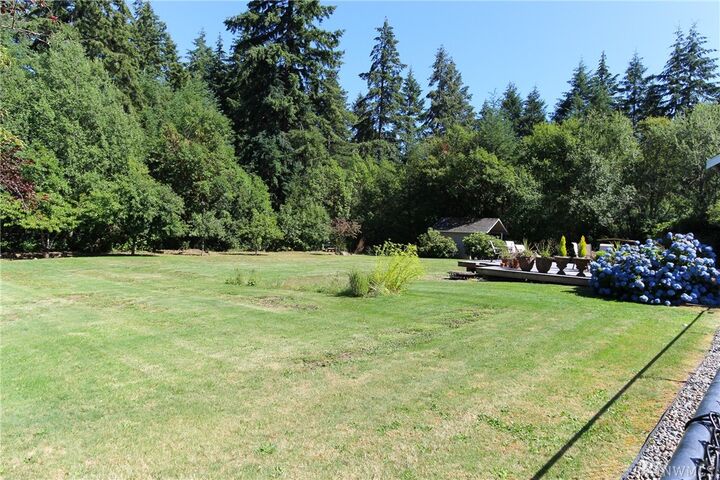 Property Photo:  876 Jewil Dr  WA 98333 