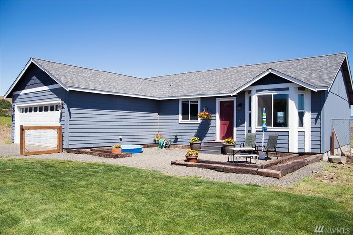 Property Photo: 1311 Watt Canyon Rd WA 98946