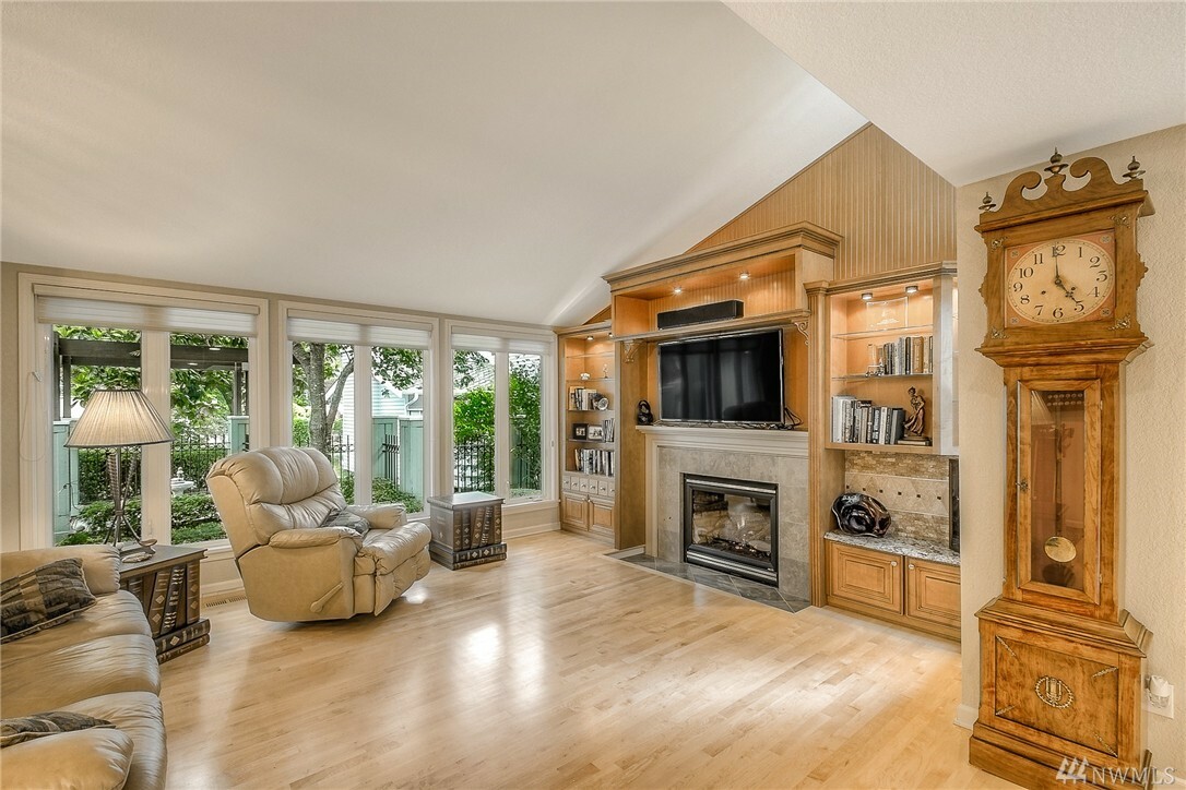 Property Photo:  15440 SE 167th Place  WA 98058 