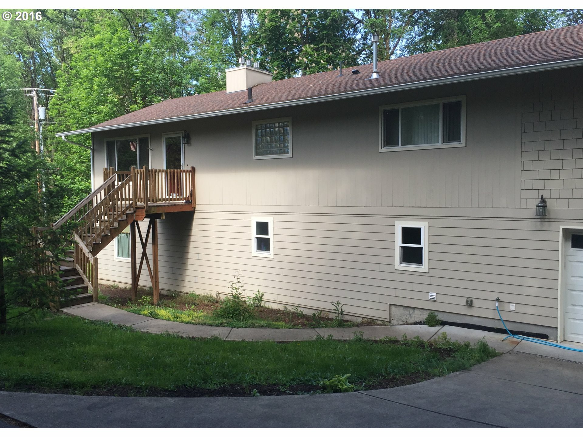Property Photo:  546 SE 24th Ave  OR 97123 