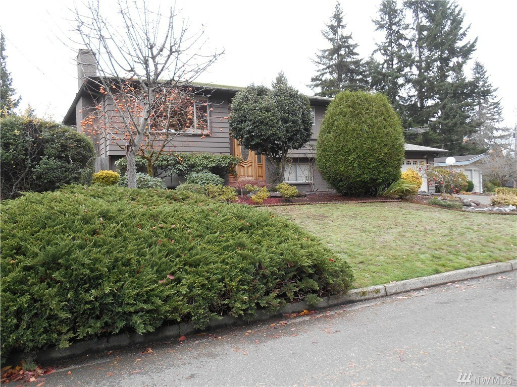 Property Photo: 16536 NE 27th St WA 98008