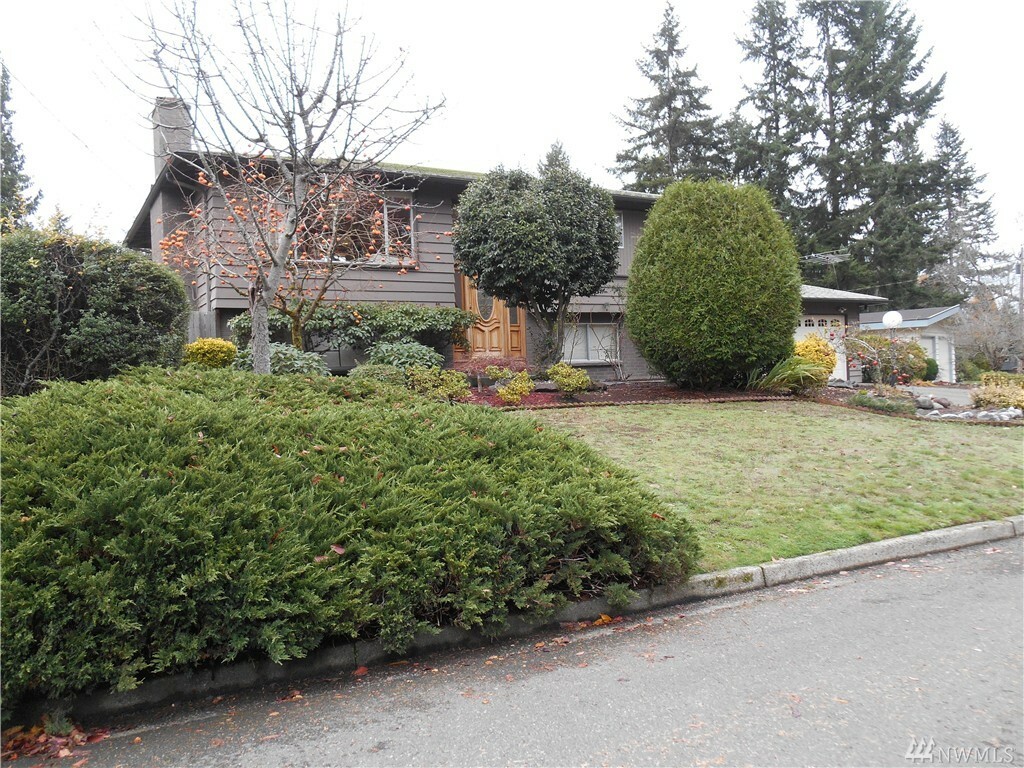 Property Photo:  16536 NE 27th St  WA 98008 