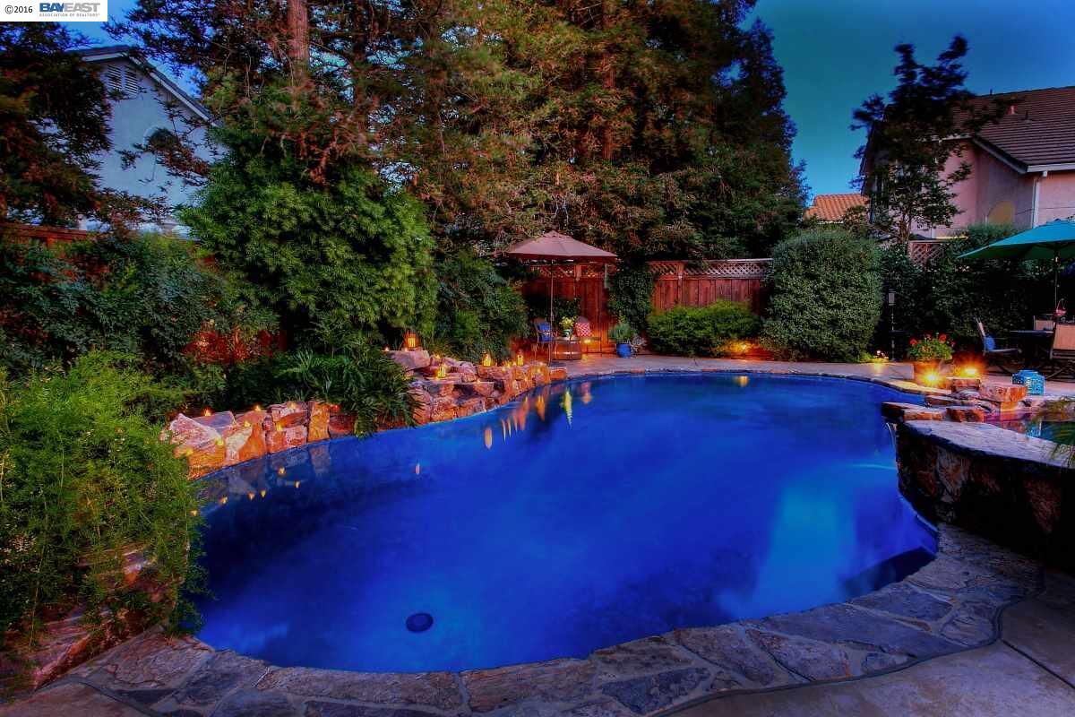 Property Photo:  978 Dana Cir  CA 94550 