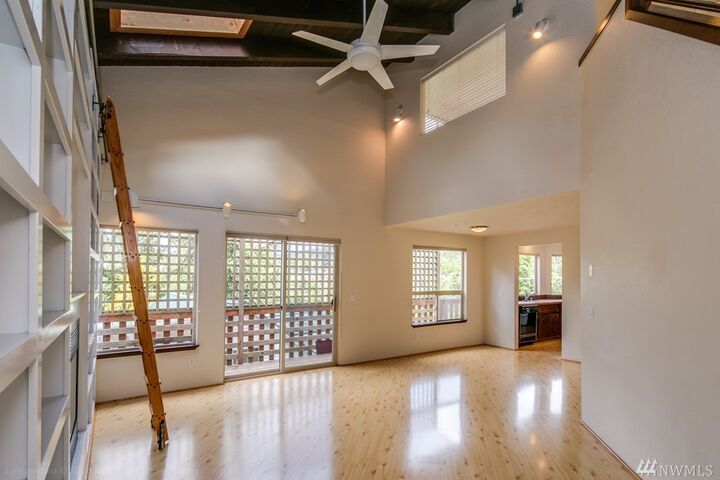 Property Photo:  811 North Shore Dr  WA 98226 