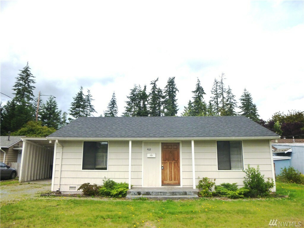 Property Photo:  402 S Cobb Ave  WA 98223 